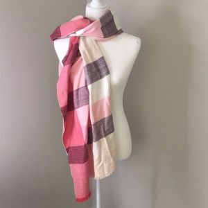 Soft Pink and White Checkered Beautiful Scarf Gap